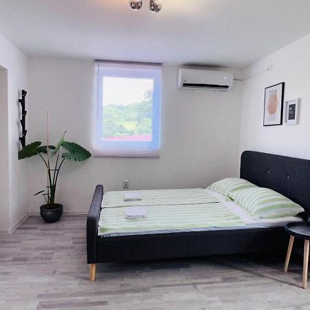 Apartman Castle Tusilovic Eksteriør billede