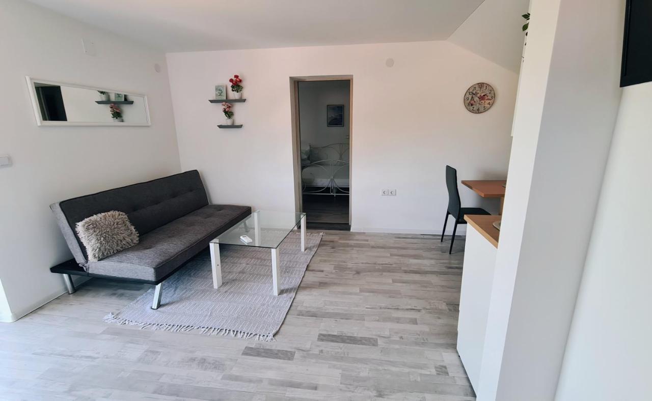 Apartman Castle Tusilovic Eksteriør billede