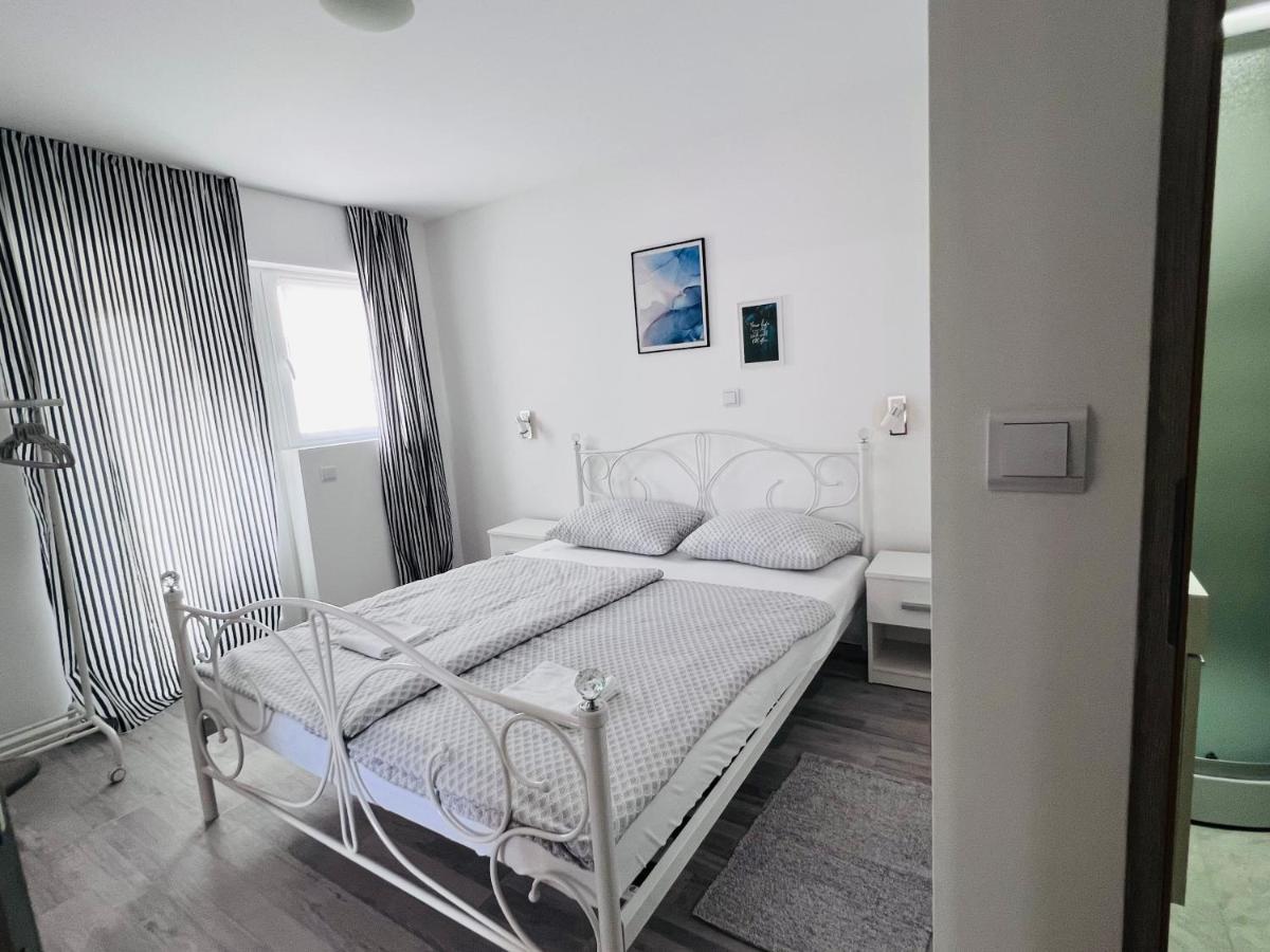 Apartman Castle Tusilovic Eksteriør billede