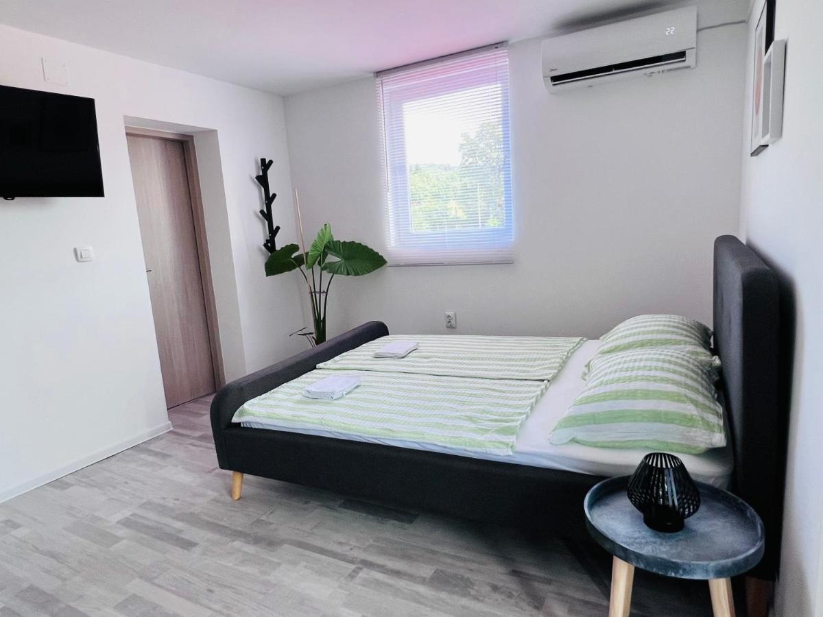 Apartman Castle Tusilovic Eksteriør billede